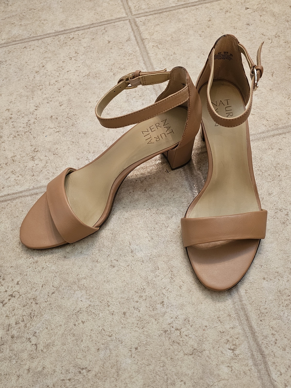 NATURALIZER Vera Dress Sandal 8 8M block heel CREME BRULEE Nude Tan Ankle Strap